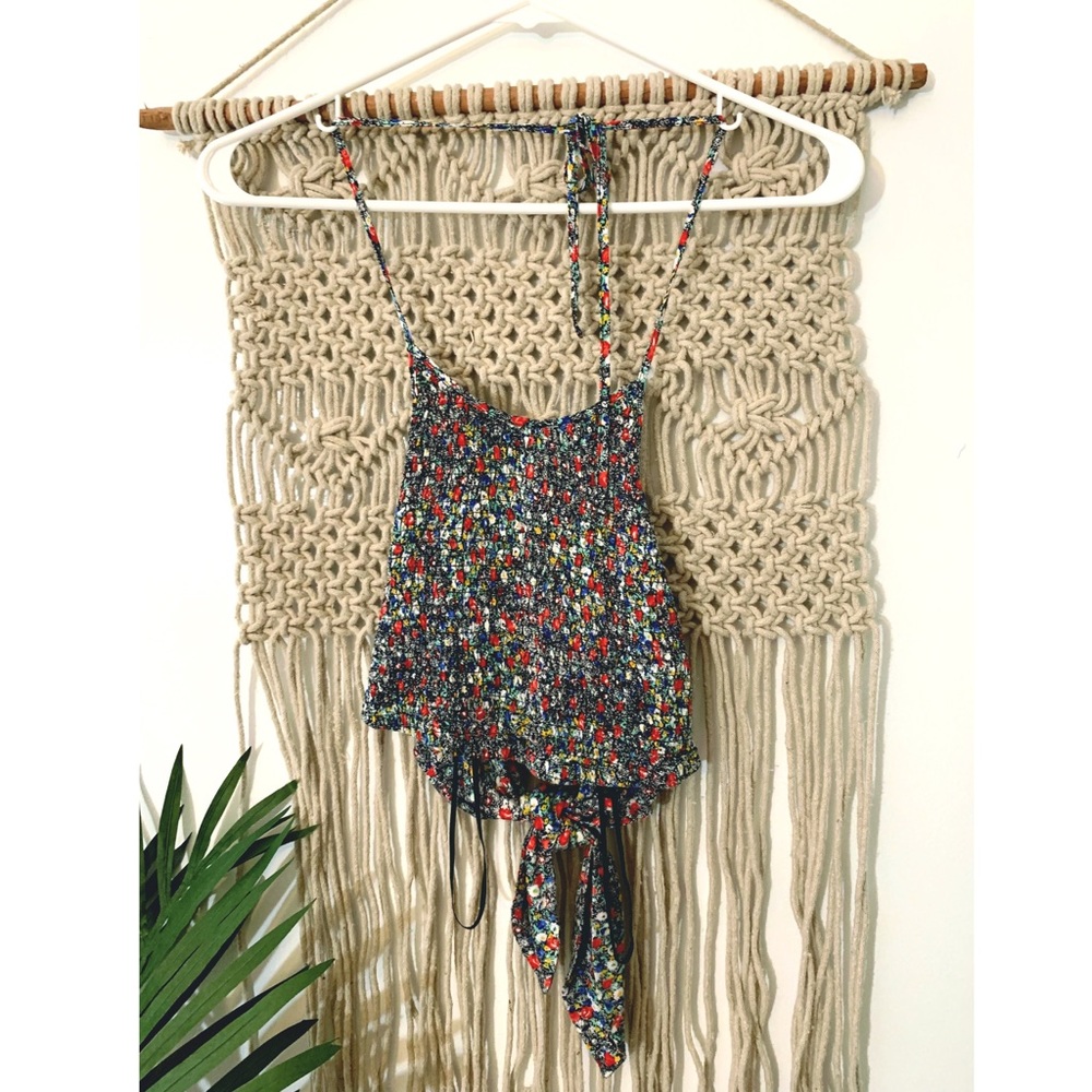 Festival halter crop